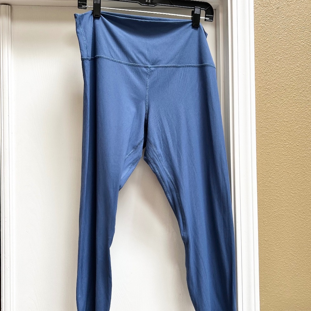 Lululemon Align High-Rise Ribbed Crop 23"- Size 14